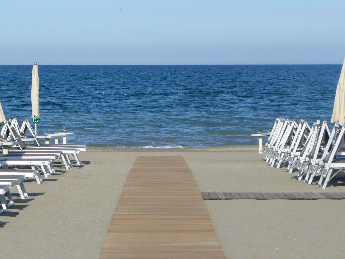 Hotel Sayonara Milano Marittima Zewnętrze zdjęcie