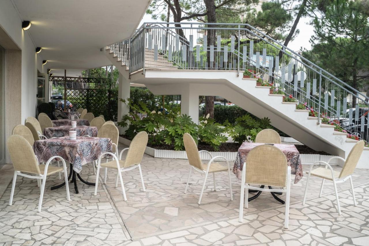 Hotel Sayonara Milano Marittima Zewnętrze zdjęcie