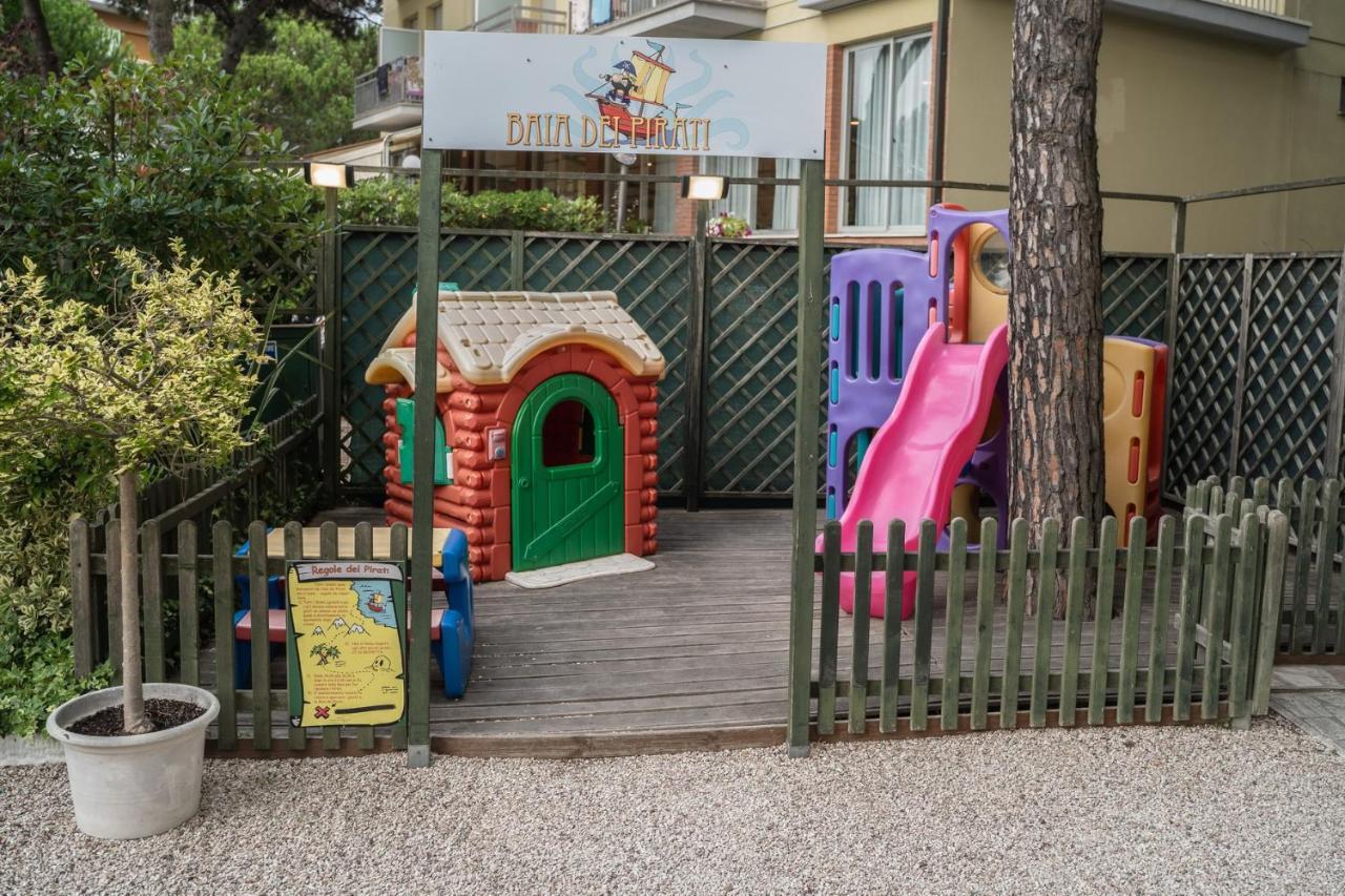 Hotel Sayonara Milano Marittima Zewnętrze zdjęcie