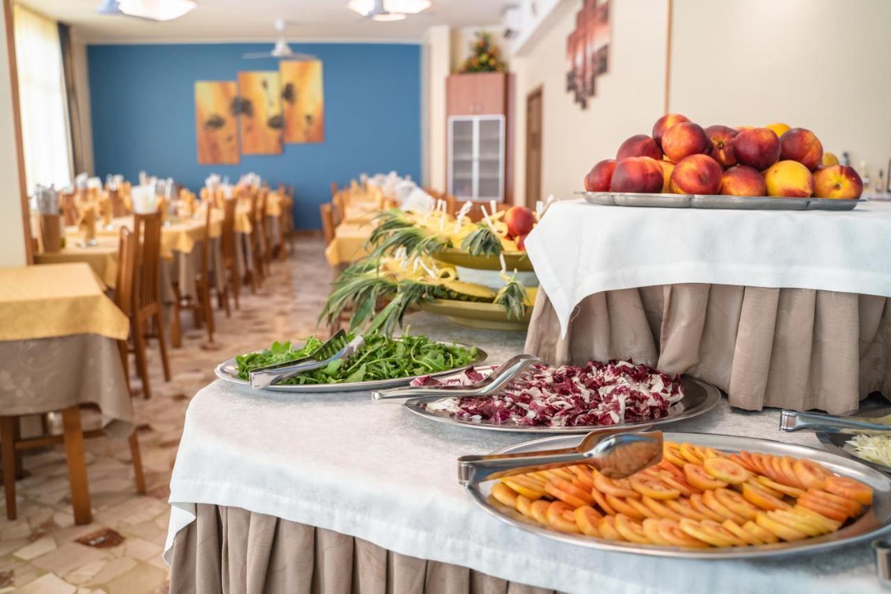 Hotel Sayonara Milano Marittima Zewnętrze zdjęcie