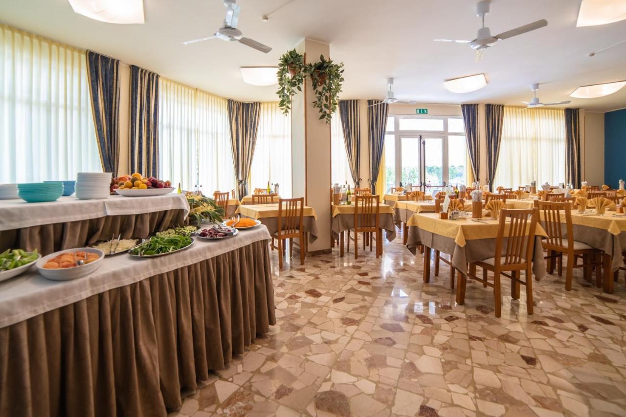 Hotel Sayonara Milano Marittima Zewnętrze zdjęcie