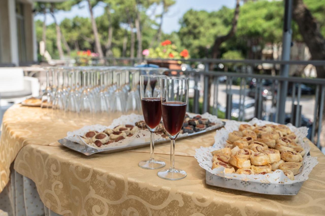 Hotel Sayonara Milano Marittima Zewnętrze zdjęcie