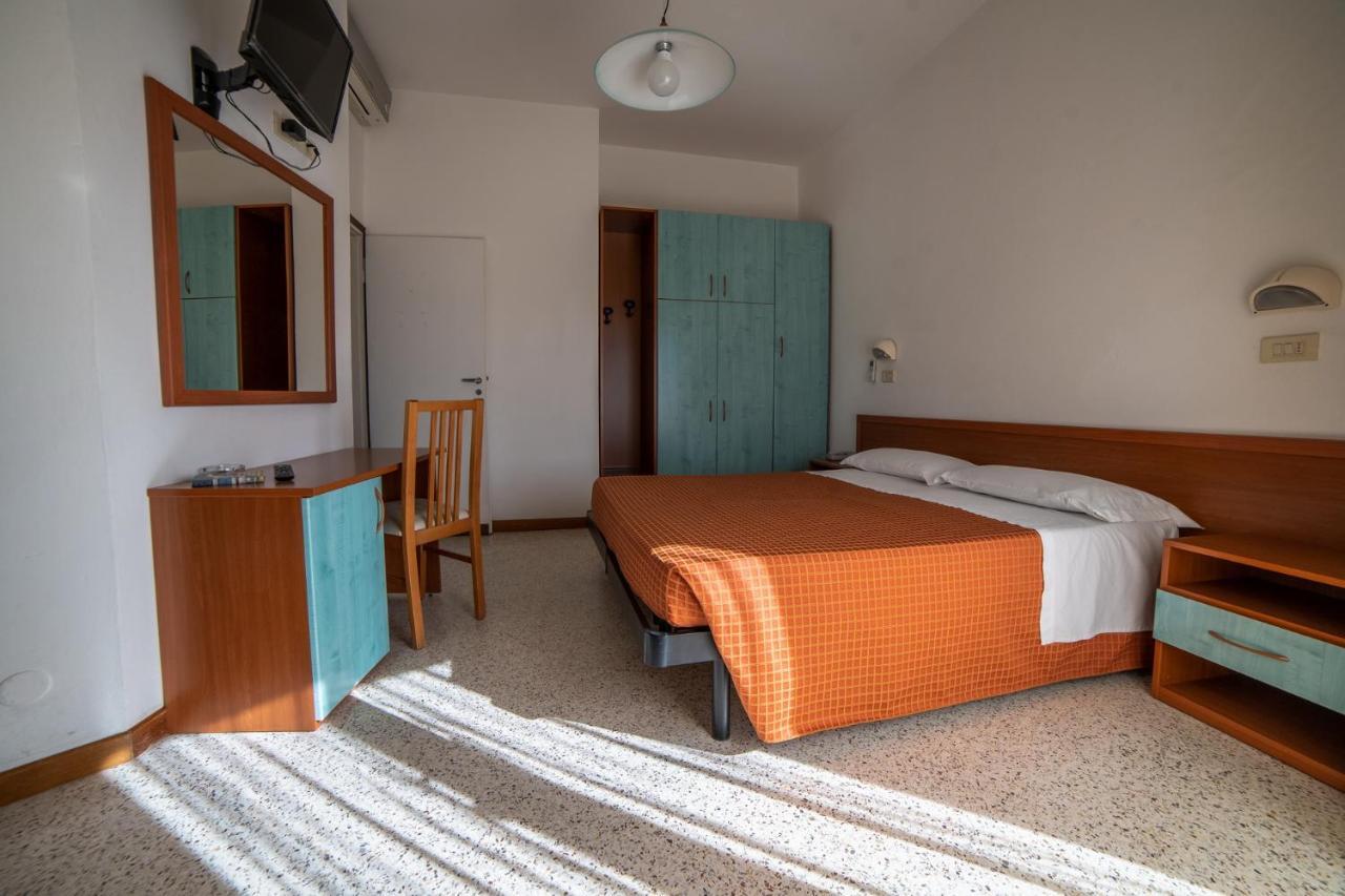 Hotel Sayonara Milano Marittima Zewnętrze zdjęcie