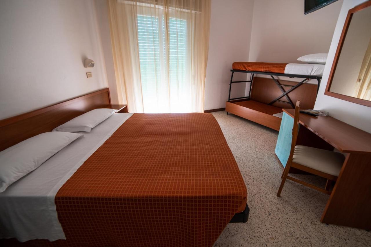 Hotel Sayonara Milano Marittima Zewnętrze zdjęcie