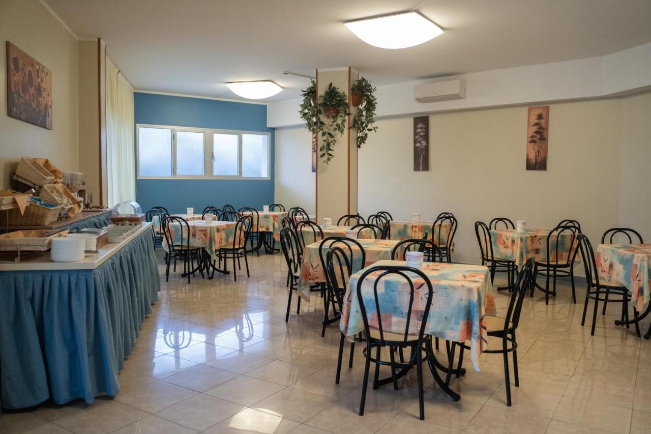 Hotel Sayonara Milano Marittima Zewnętrze zdjęcie