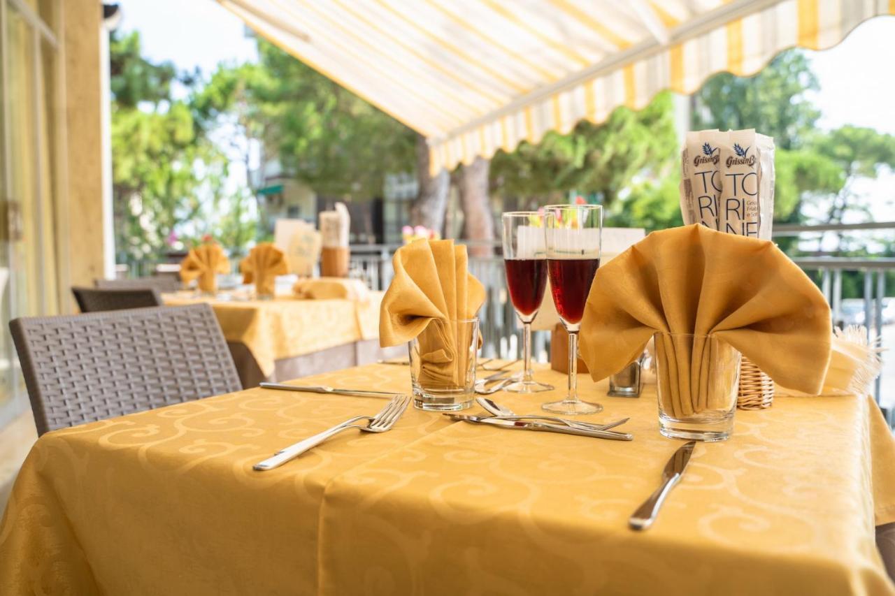 Hotel Sayonara Milano Marittima Zewnętrze zdjęcie