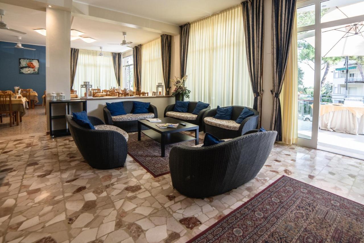 Hotel Sayonara Milano Marittima Zewnętrze zdjęcie