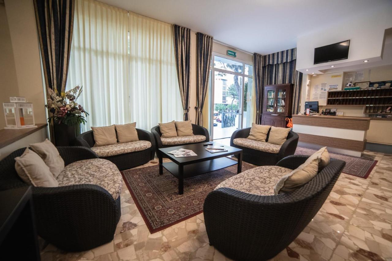 Hotel Sayonara Milano Marittima Zewnętrze zdjęcie