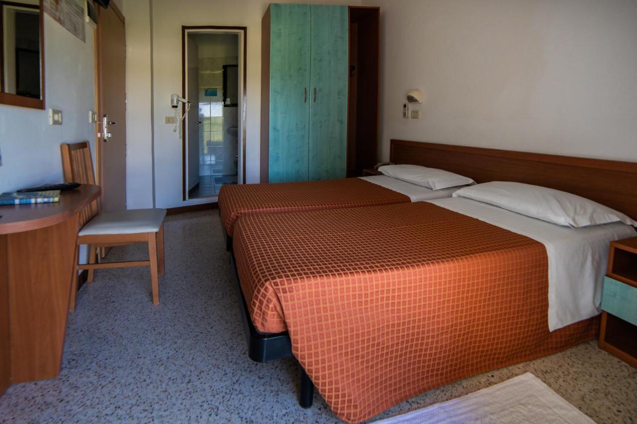 Hotel Sayonara Milano Marittima Zewnętrze zdjęcie