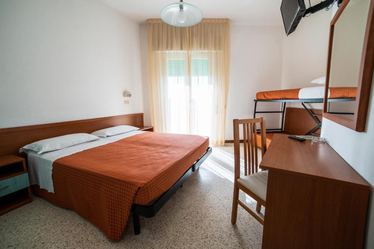 Hotel Sayonara Milano Marittima Zewnętrze zdjęcie