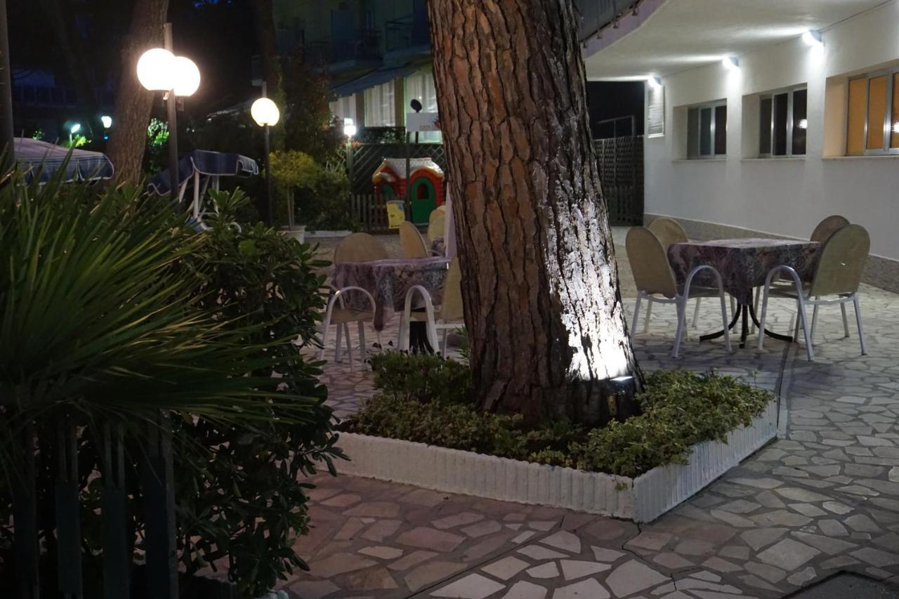 Hotel Sayonara Milano Marittima Zewnętrze zdjęcie